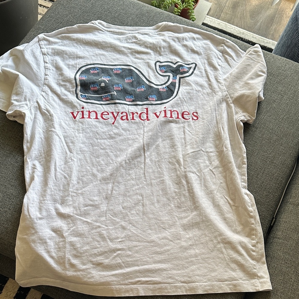 Vineyard Vines Oversized White Short Sleeve Tee with Pocket - Picture 7 of 9